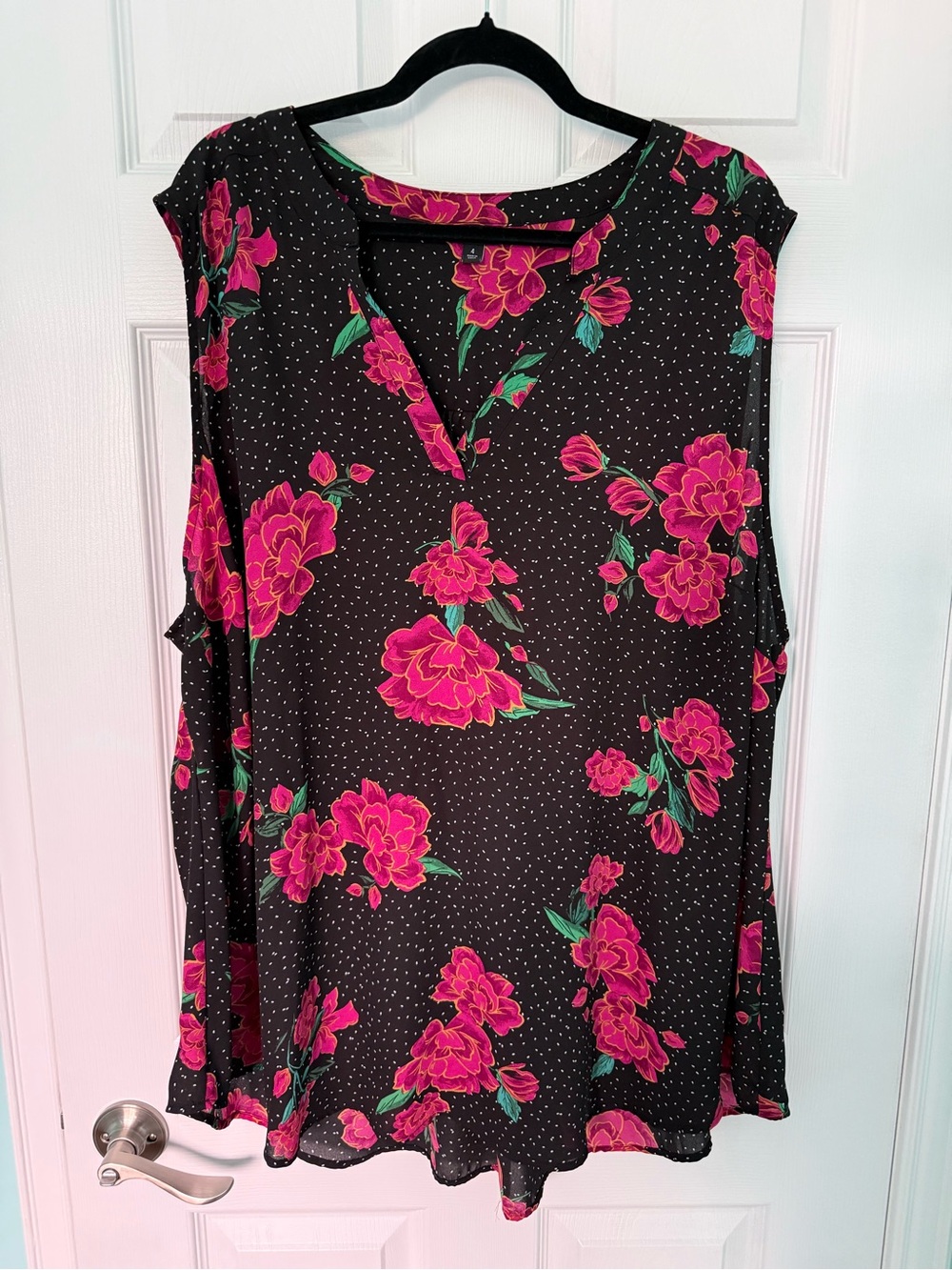 torrid Black Sleeveless V-Neck Blouse with Bright Pink Floral Print